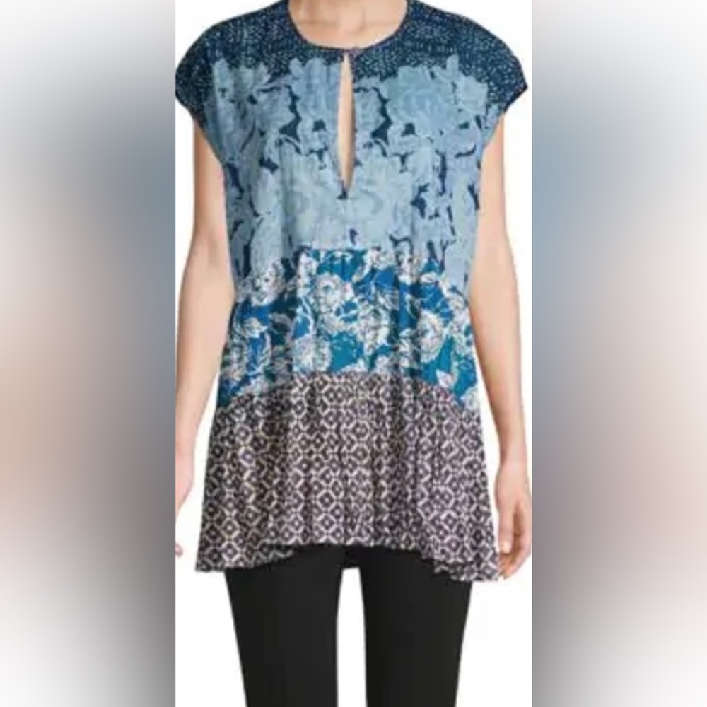 Free people women’s navy ruffled cap sleeve keyhole top size M